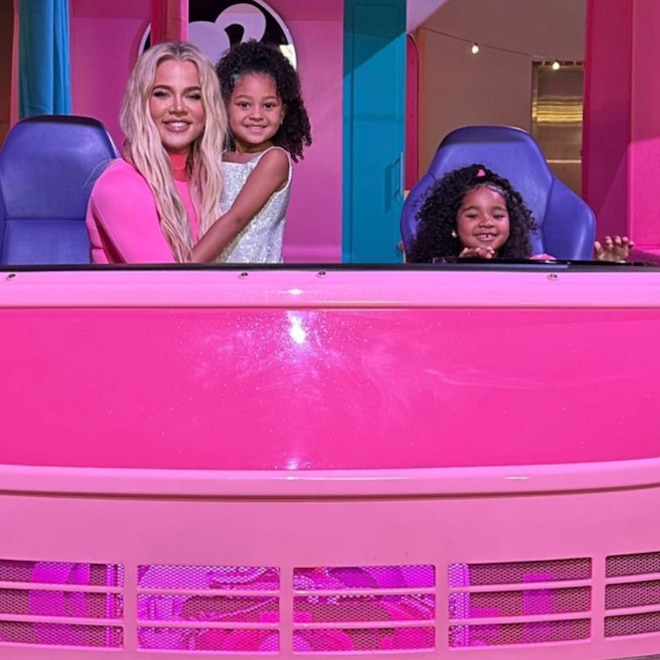 Kim & Khloe Kardashian Take Chicago, True, Stormi and Dream on Outing Kim & Khloe Kardashian Take Chicago, True, Stormi and Dream on Outing